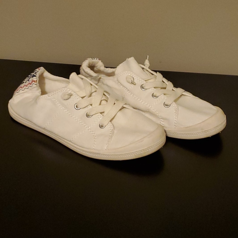 Slip on casual shoes